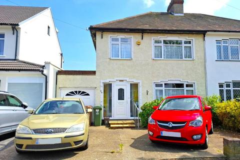 Mayfair Avenue, Bexleyheath DA7 3 bed semi