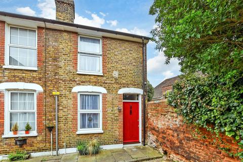 Eastgate Terrace, Rochester, Kent 2 bed end of terrace house for sale