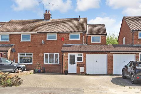 Deans Furlong, Tring 3 bed semi