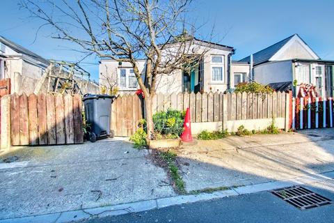 Alvis Avenue, Clacton