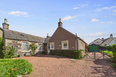 Edinburgh Road, Biggar, ML12 3 bed detached bungalow for sale