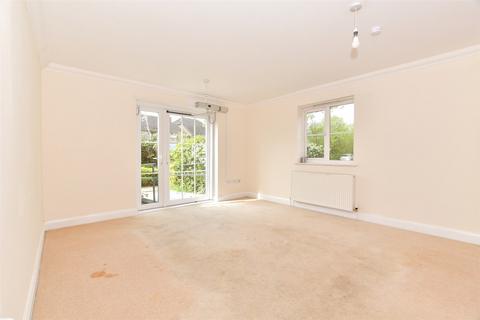 Giblets Lane, Horsham, West Sussex 2 bed ground floor flat for sale