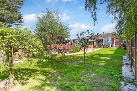 Wayside Avenue, Tenterden TN30 2 bed semi