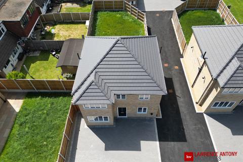 Arterial Road, Rayleigh, SS6 4 bed detached house for sale