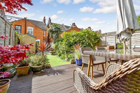 Seabrook Road, Hythe, Kent 2 bed end of terrace house for sale