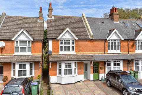 Seabrook Road, Hythe, Kent 2 bed end of terrace house for sale