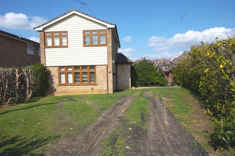 Ian Road, Billericay CM12 3 bed link detached house for sale