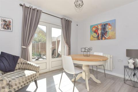Belchamps Road, Wickford, Essex 2 bed semi