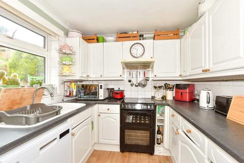 Stonebridge Way, Faversham ME13 4 bed terraced house for sale