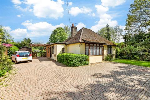 Peeks Brook Lane, Horley, Surrey 2 bed bungalow for sale