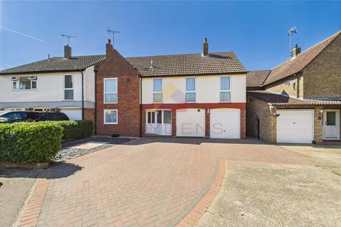Keeble Close, Tiptree CO5 4 bed semi