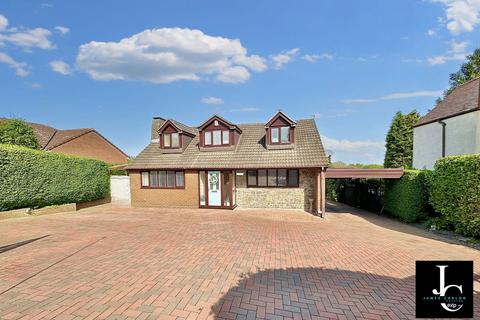 West Road, Telford TF2 3 bed detached bungalow for sale