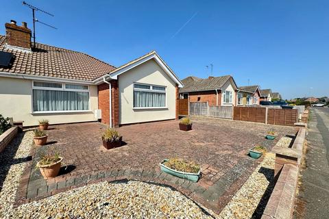 Maskeleyne Way, Wroughton, Swindon... 3 bed semi