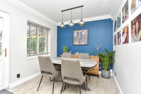 St. Francis Avenue, Gravesend DA12 3 bed detached house for sale