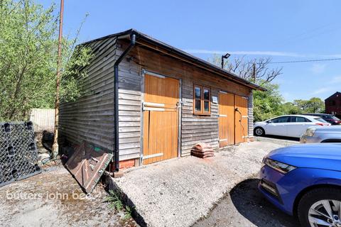 Cresswell Road, Stone 3 bed semi