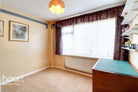 Victoria Gardens, Biggin Hill 4 bed semi