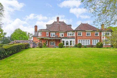 Bank, Lyndhurst, SO43 2 bed apartment for sale
