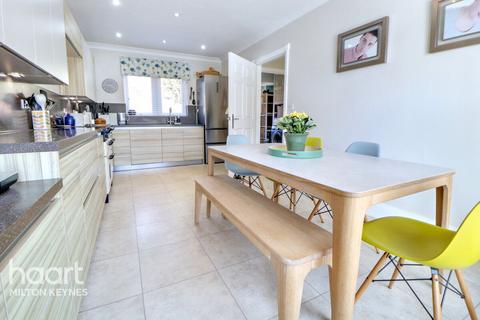 Frampton Grove, Milton Keynes 5 bed detached house for sale