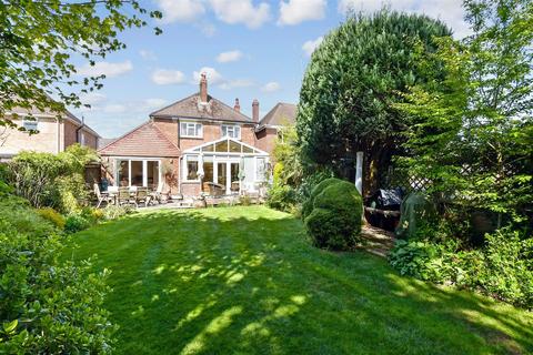 Shirley Way, Maidstone ME15 3 bed detached house for sale