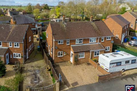 New Road, Maidford NN12 3 bed semi