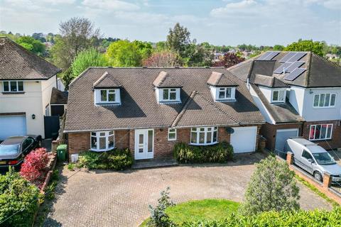 Hanging Hill Lane, Hutton, Brentwood 3 bed detached house for sale
