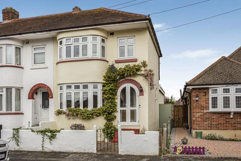 South Avenue, Egham, Surrey, TW20 3 bed end of terrace house for sale