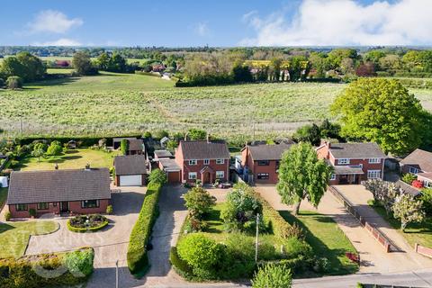 Crowes Loke, Little Plumstead, Norwich 3 bed detached house for sale