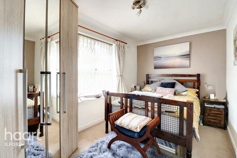 Albert Road, Ilford 1 bed apartment for sale