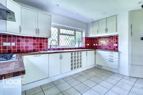 Barn Hill Estate 5 bed detached house for sale