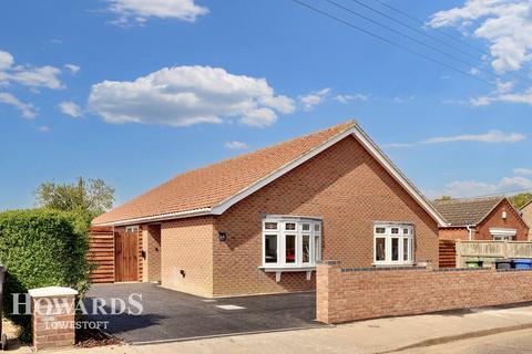 Willow Road, Pakefield 3 bed detached bungalow for sale