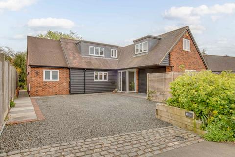 The Croft, Aylesbury HP17 4 bed detached house for sale