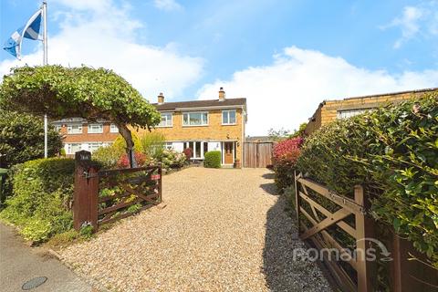 Doreen Close, Farnborough 3 bed semi