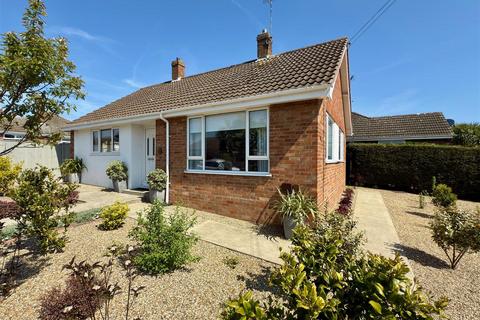 Oulton Road, Oulton Broad, Lowestoft... 2 bed detached bungalow for sale