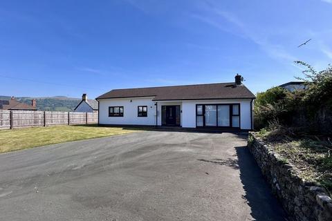Station Road, Abergavenny 3 bed detached bungalow for sale