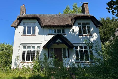 22 Farr Hall Drive, Wirral... 3 bed detached house for sale