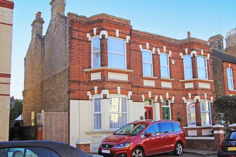 Prices Avenue, Cliftonville, Margate... 6 bed semi