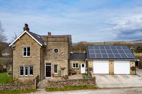 Lower Eaves Farm, High Peak, SK23 3 bed detached house for sale