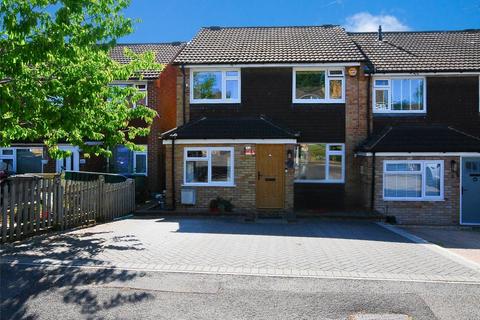 Yateley GU46 3 bed end of terrace house for sale
