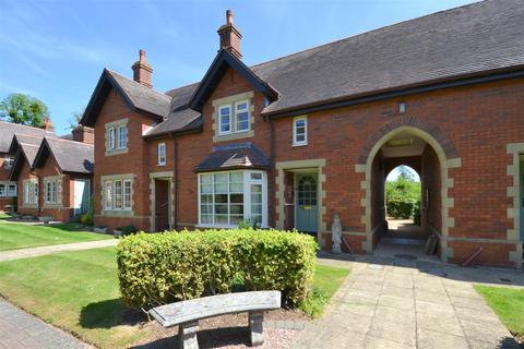 Newland, Malvern 2 bed semi