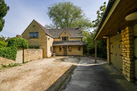 Fulbrook 5 bed detached house for sale