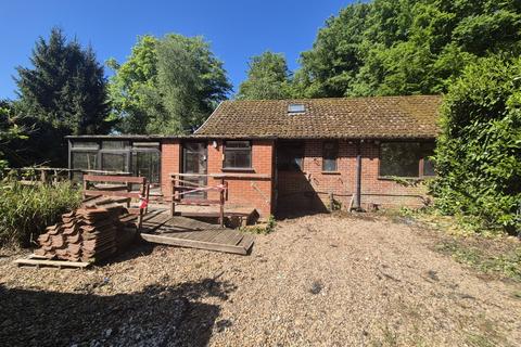 2 Wroxham Road, Coltishall, Norwich... 2 bed bungalow for sale