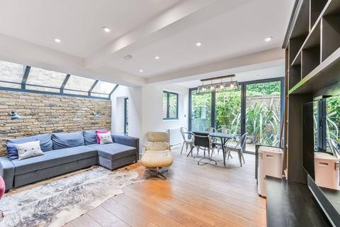 Voltaire Road, Clapham Old Town... 2 bed flat for sale