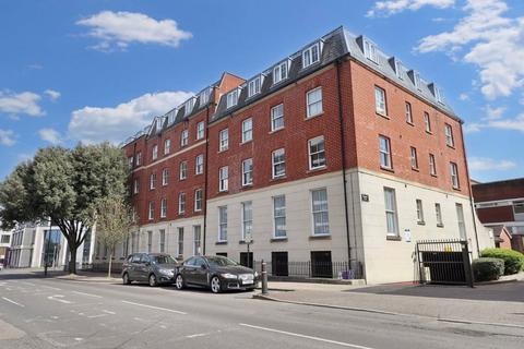 36 Flagstaff Court, Canterbury, Kent... 2 bed flat for sale