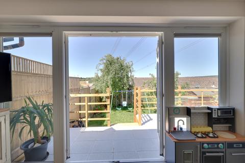 WESSEX ROAD, HORNDEAN 3 bed semi