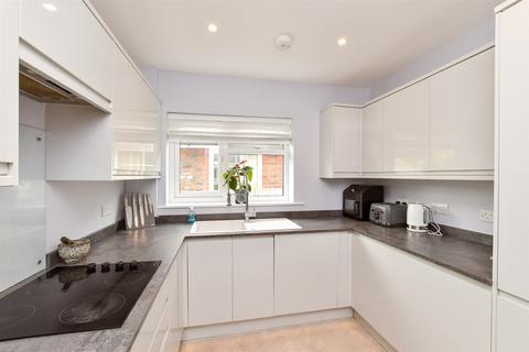 Galliers Close, Patcham, Brighton... 2 bed semi