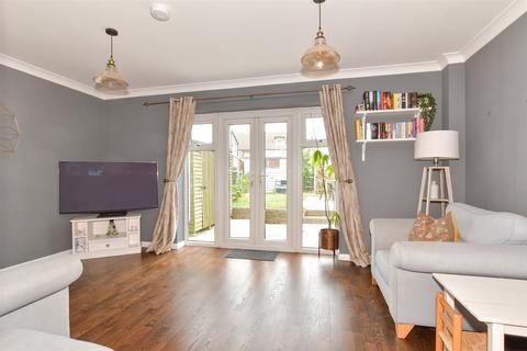 Yarrow Drive, Sheerness ME12 2 bed terraced house for sale