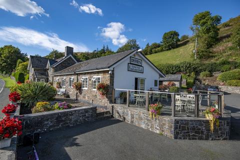 Dyffryn Cafe, Welshpool, SY21 0NR 4 bed house for sale