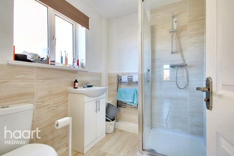 Wylie Road, Rochester 3 bed semi