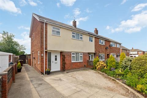 Shaw Royd, Leeds LS19 3 bed end of terrace house for sale