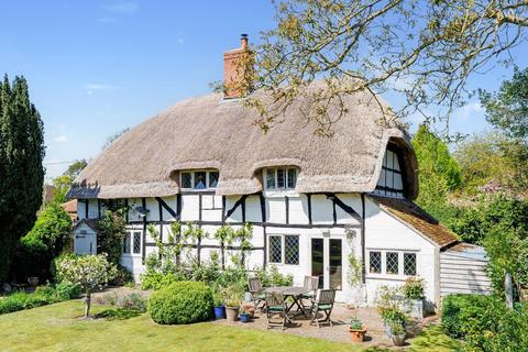 Mildenhall, Marlborough, Wiltshire, SN8 4 bed detached house for sale